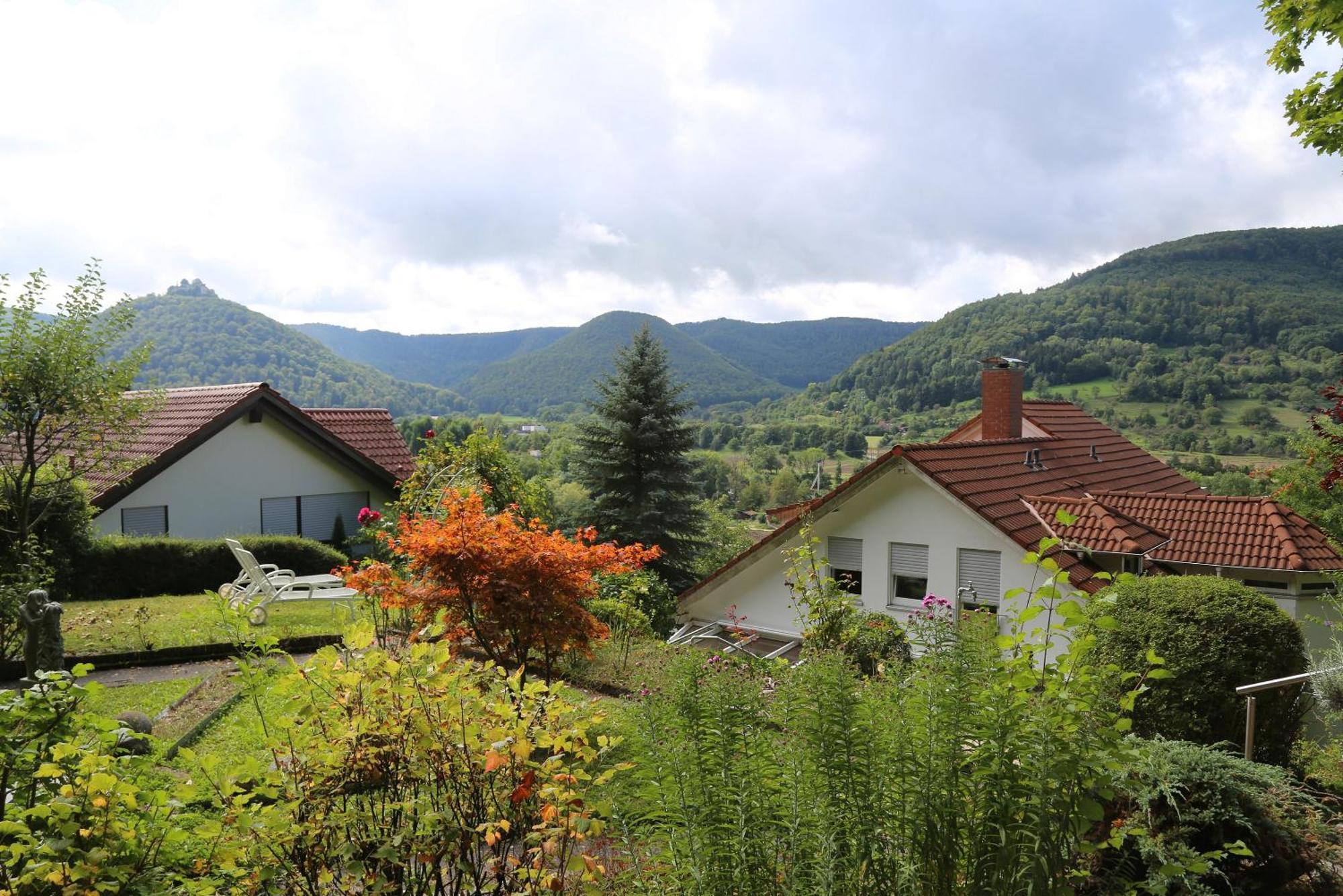 Haus Am Sonnenhuegel Apartment Bad Urach Exterior foto